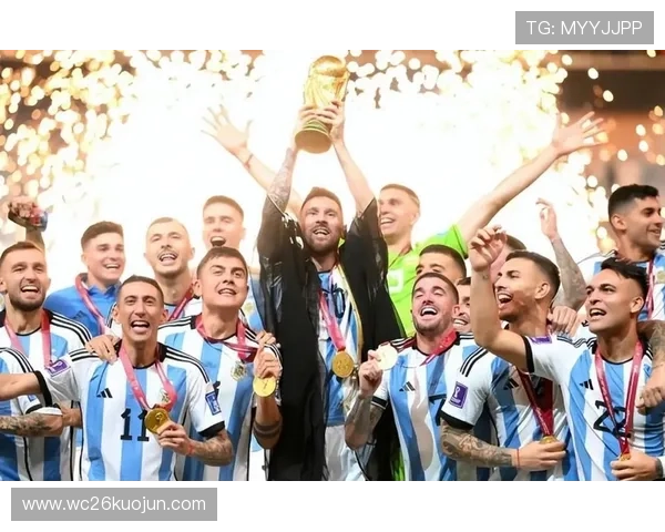 详细解读世界杯足球赛事比分变化，赛场内外的精彩对决